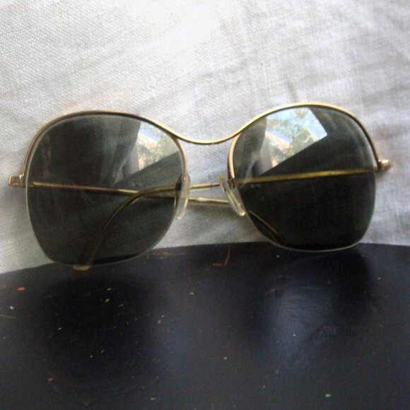 Vintage 80s Gold Metal Half Rim Glasses + Case - Picture 1 of 13
